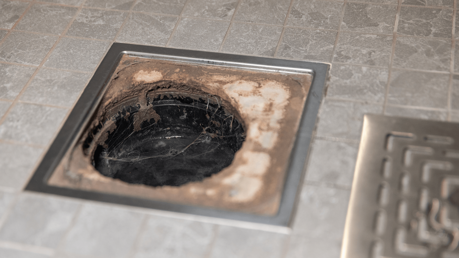 Stoppet afløb der har brug for afløbsrens